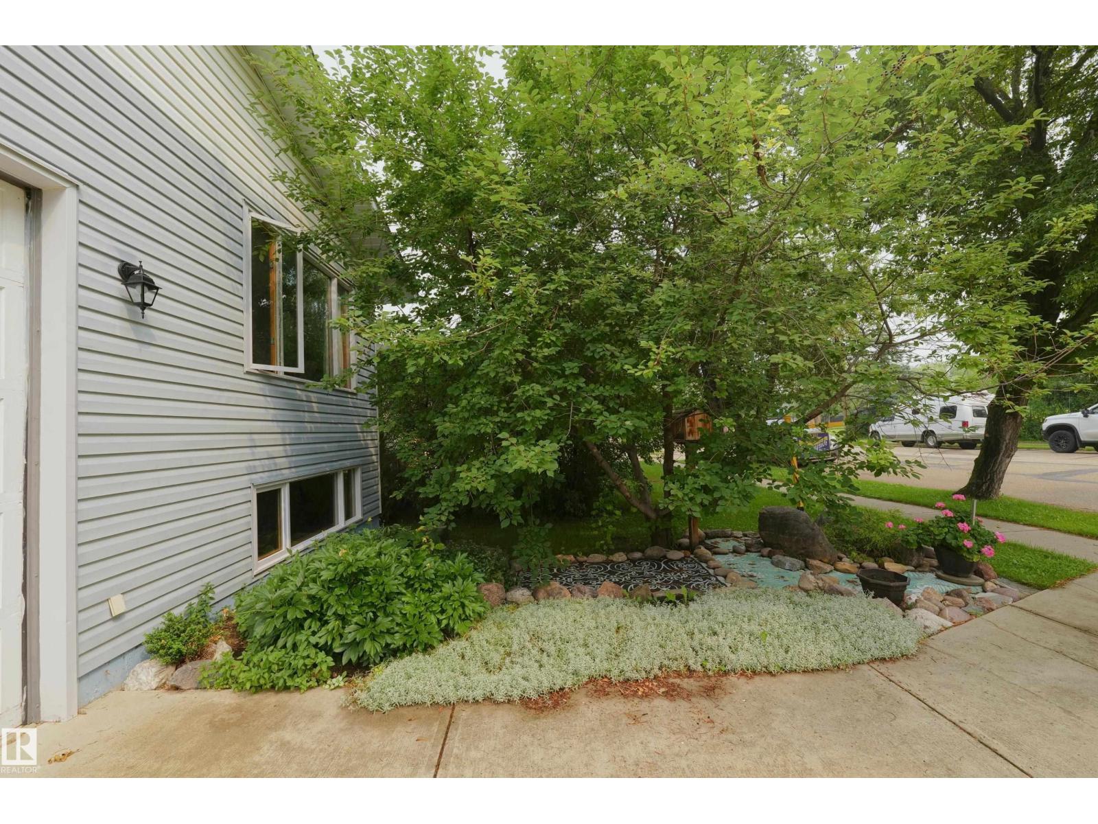 5020 47 ST - 5
