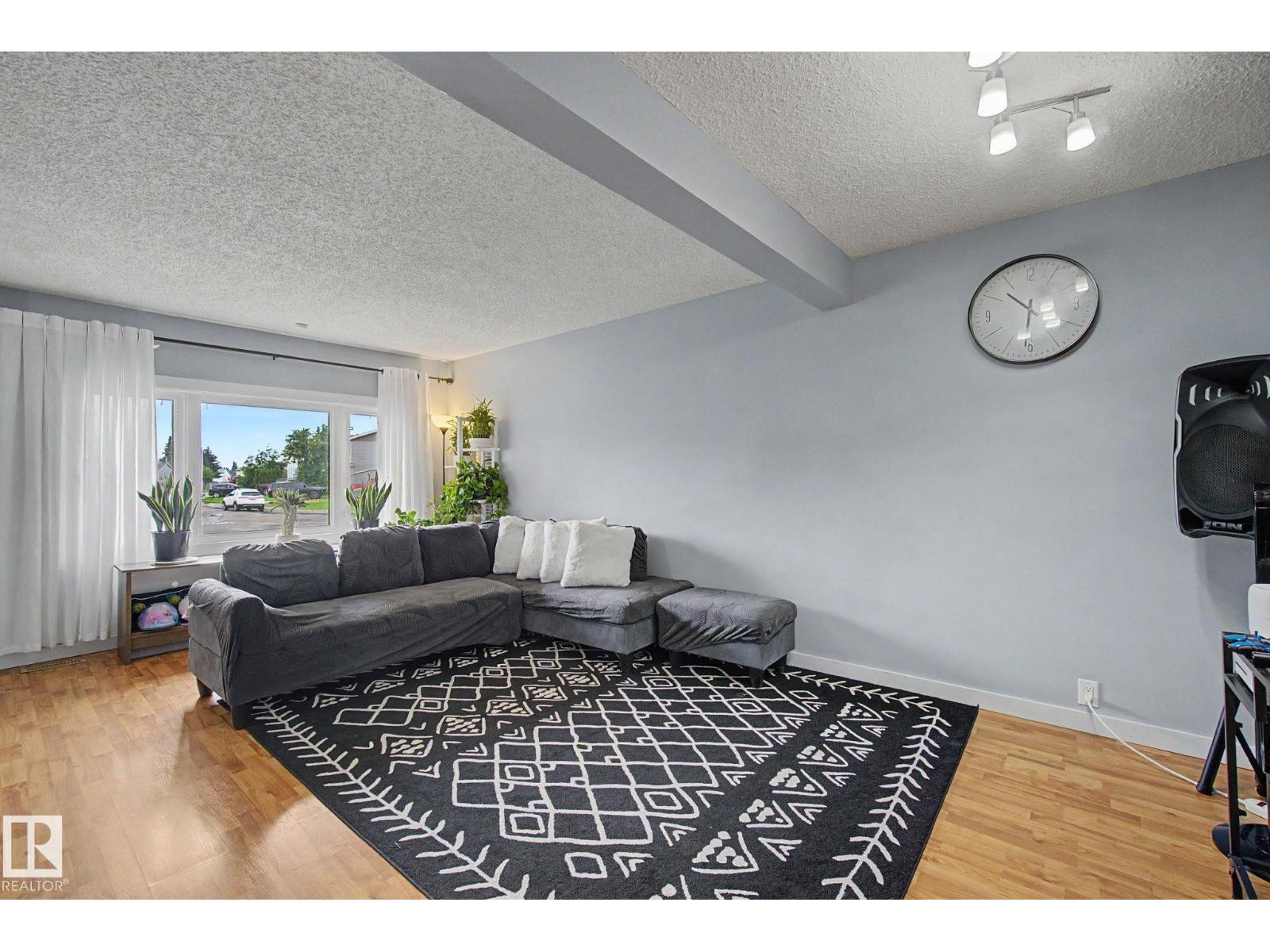 18407 95A AV NW - 10