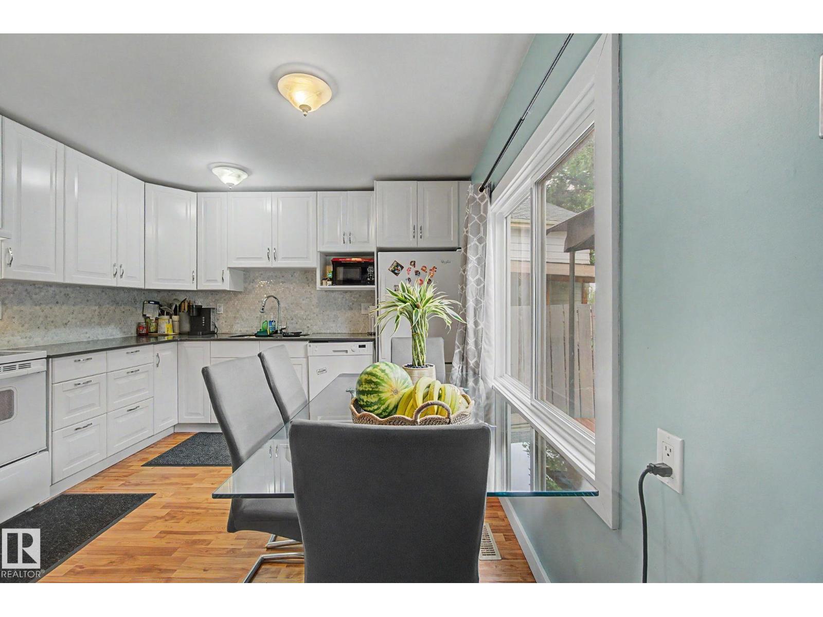 18407 95A AV NW - 14