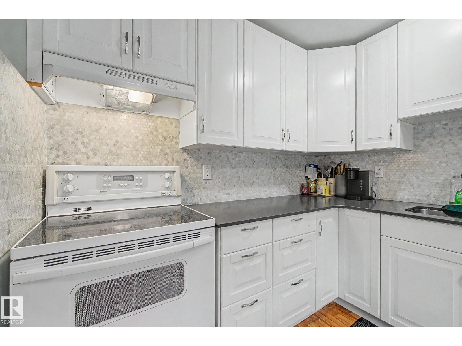 18407 95A AV NW - 16