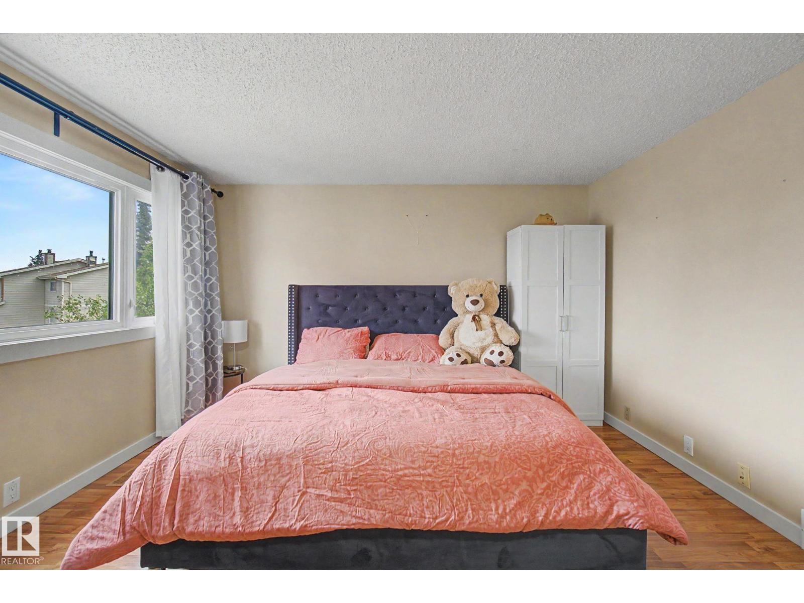 18407 95A AV NW - 22