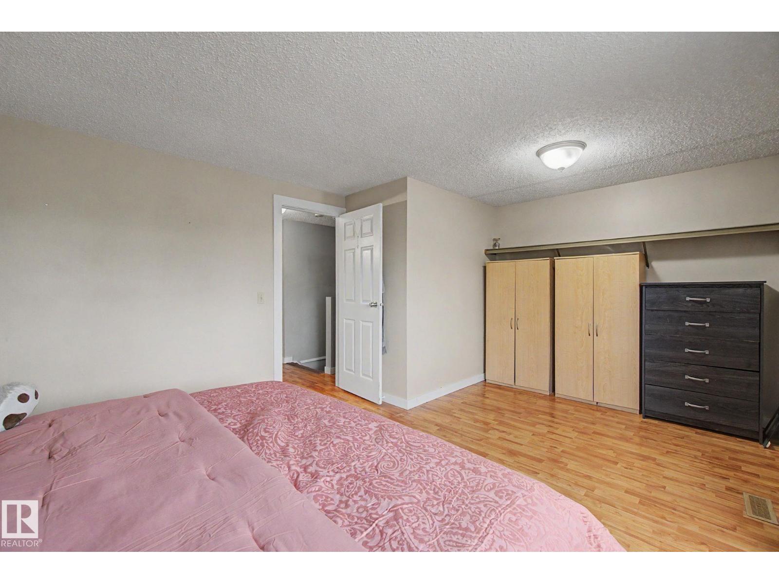 18407 95A AV NW - 23