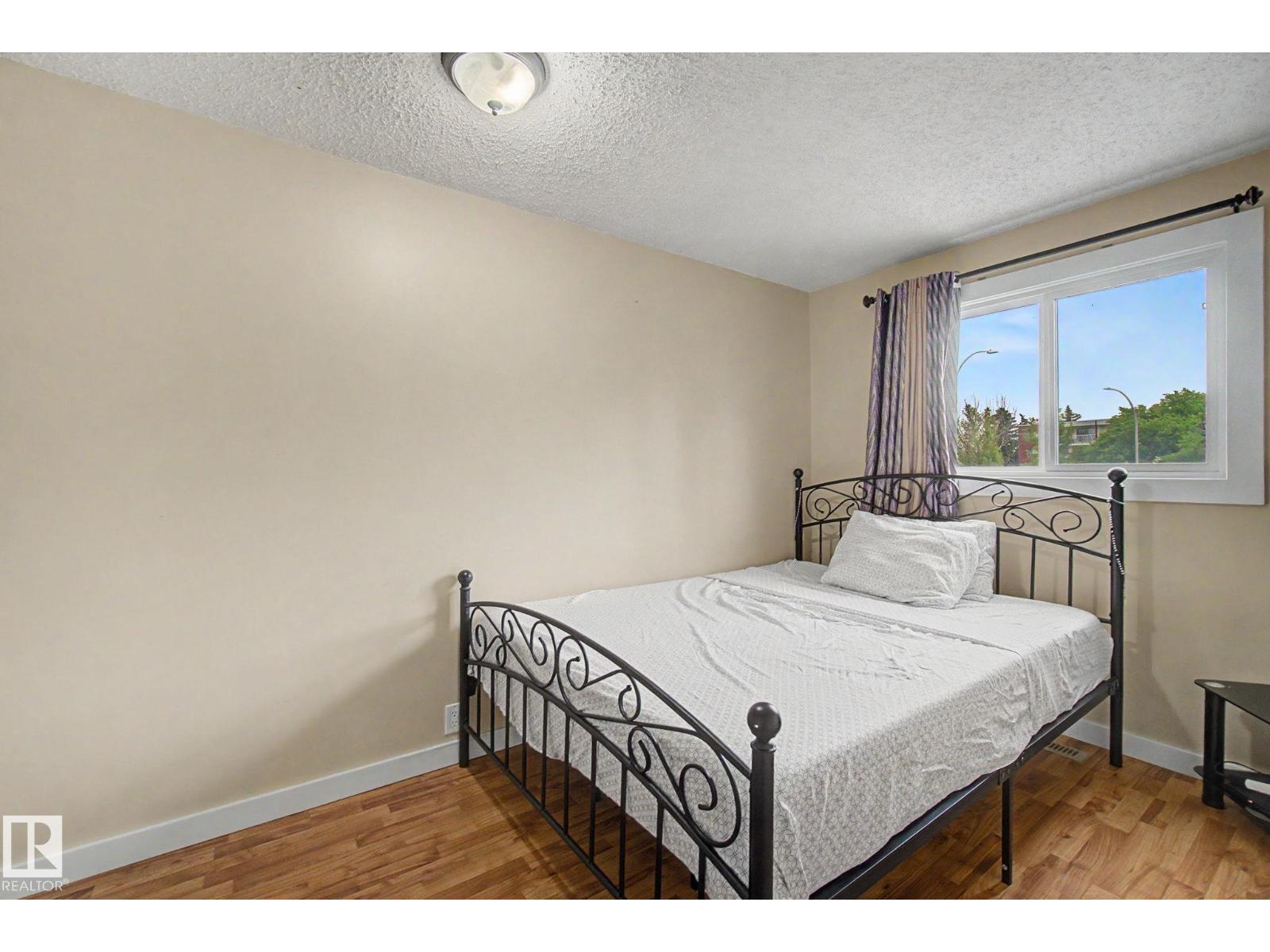 18407 95A AV NW - 26