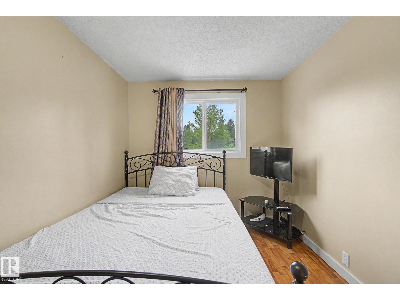 18407 95A AV NW - 27
