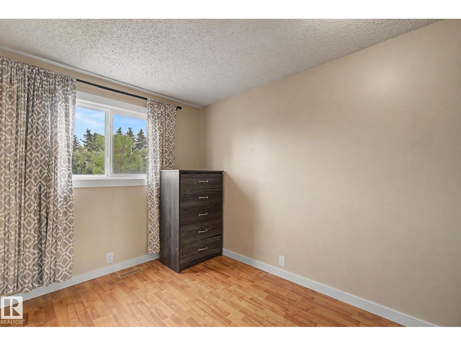 18407 95A AV NW - 30
