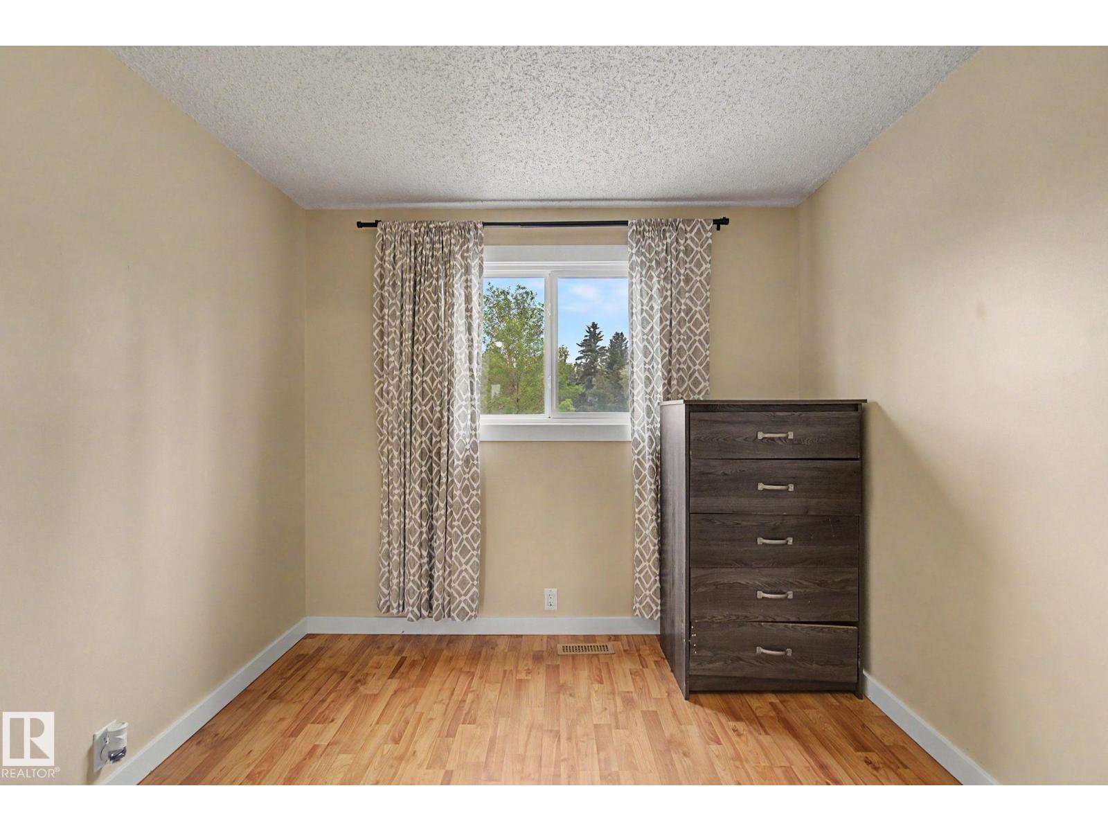 18407 95A AV NW - 31