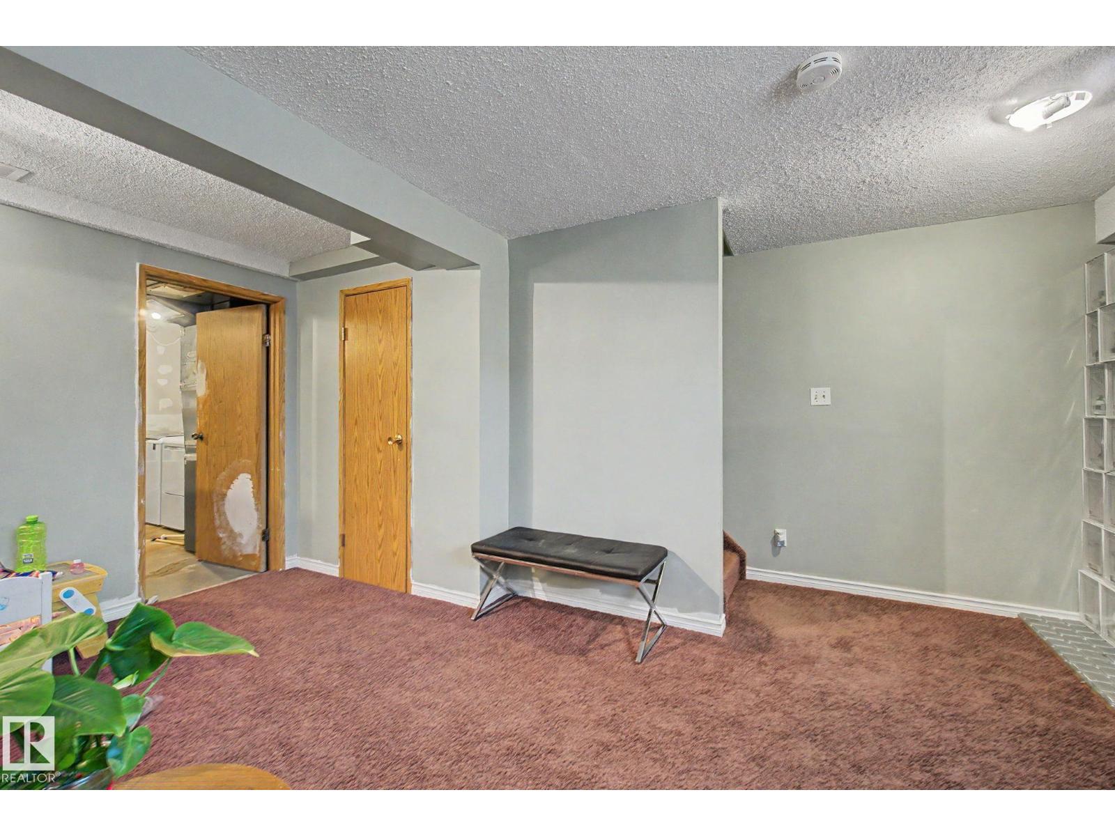 18407 95A AV NW - 34