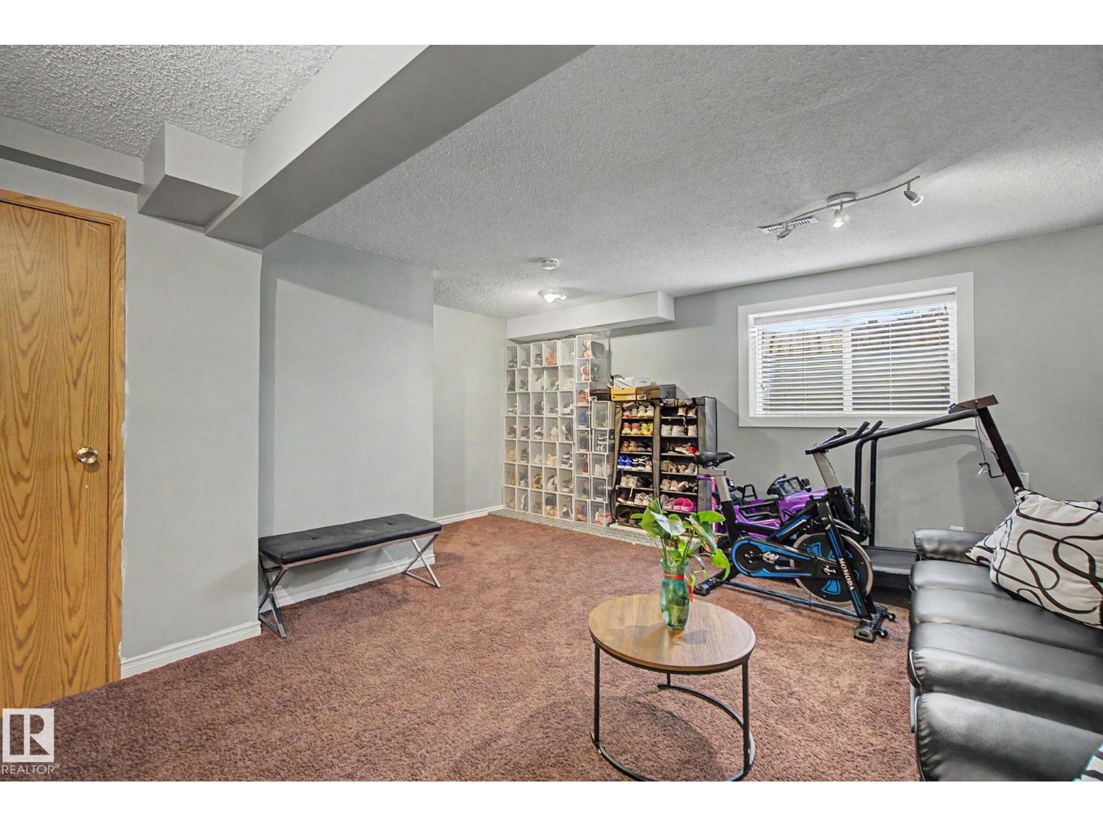 18407 95A AV NW - 35