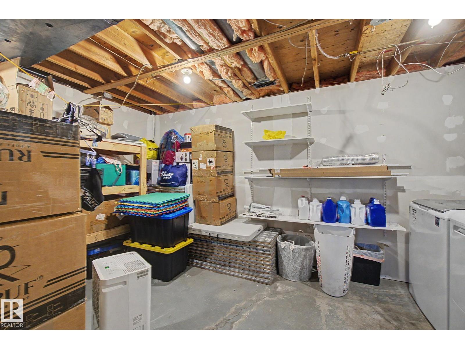 18407 95A AV NW - 37