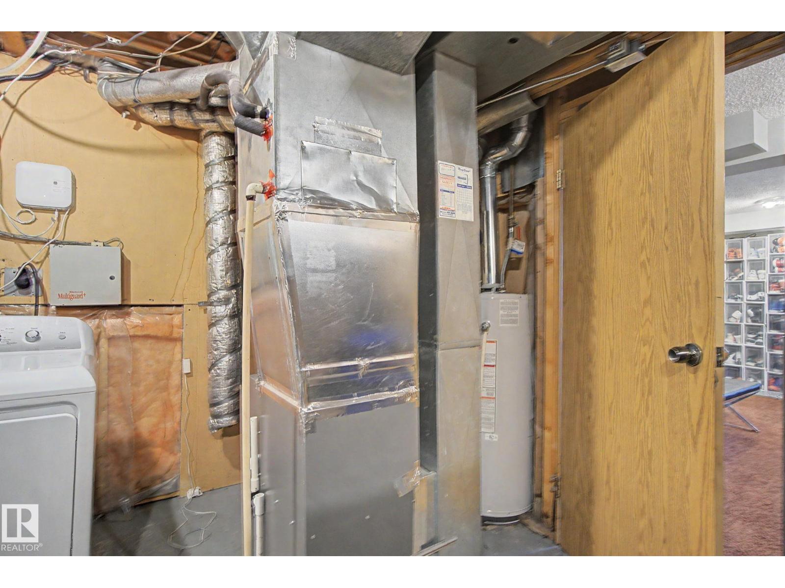 18407 95A AV NW - 40