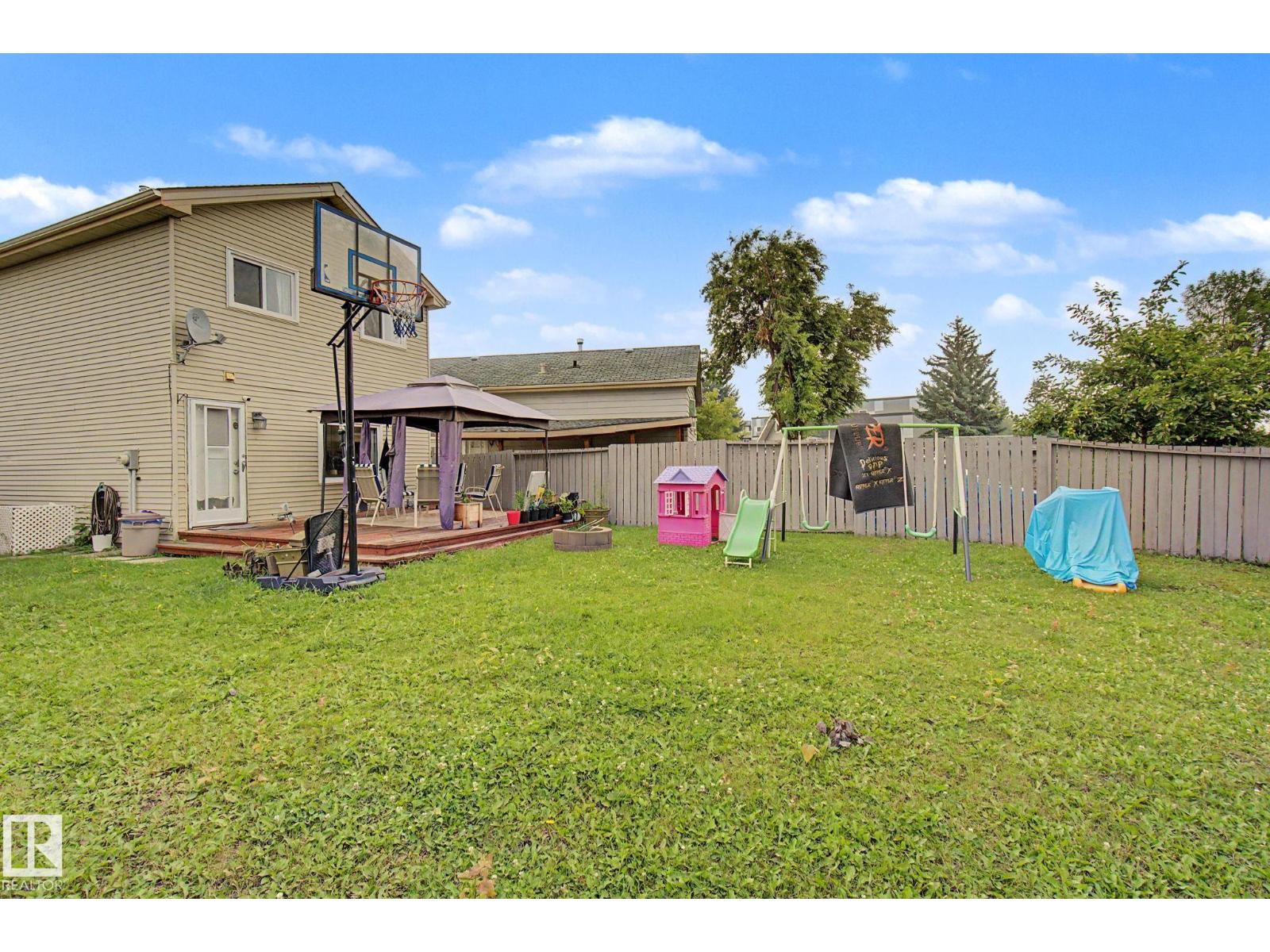 18407 95A AV NW - 44