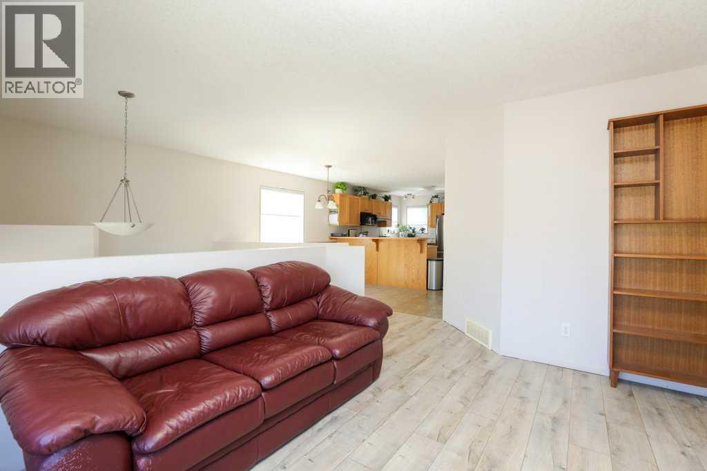 644 Aberdeen Crescent W - 4