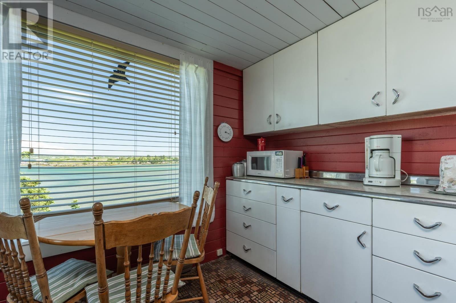 1393 Highway 304 - 34