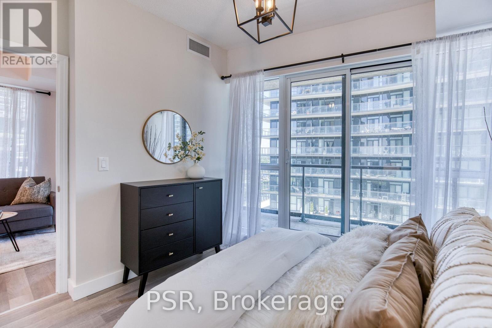 #905 39 ANNIE CRAIG AVENUE - 11