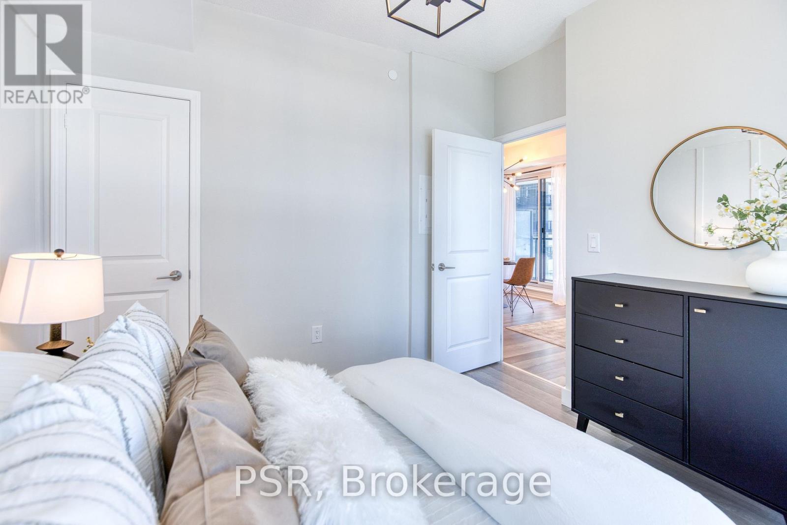 #905 39 ANNIE CRAIG AVENUE - 12