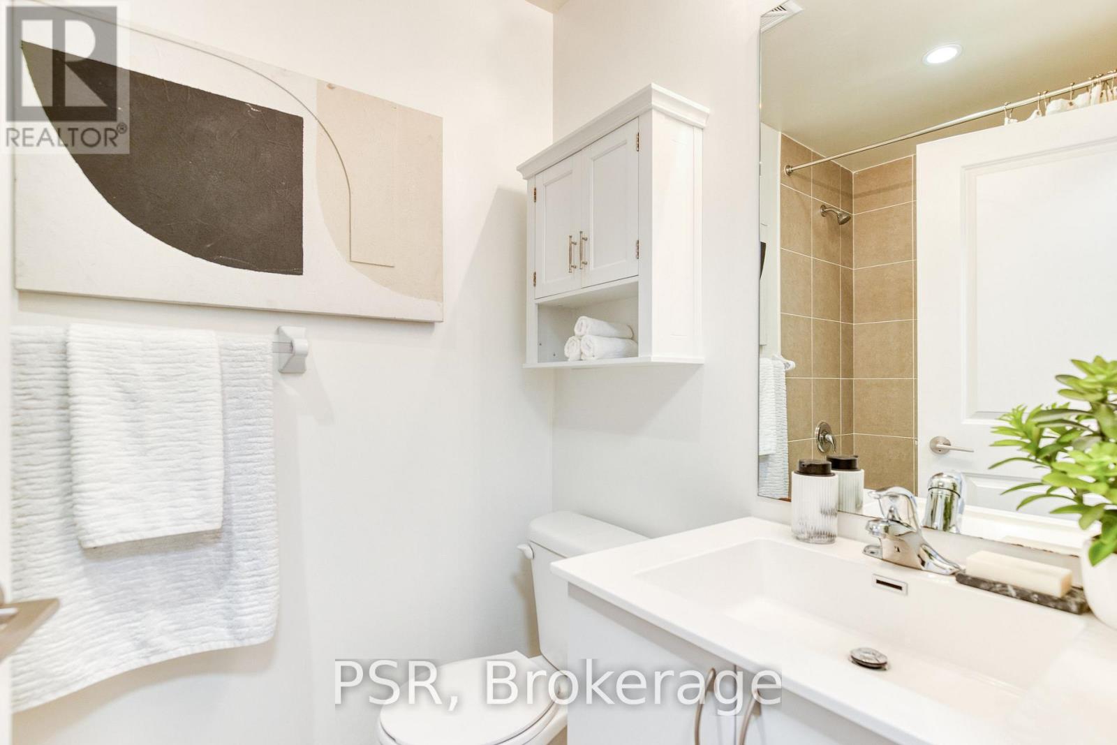 #905 39 ANNIE CRAIG AVENUE - 13