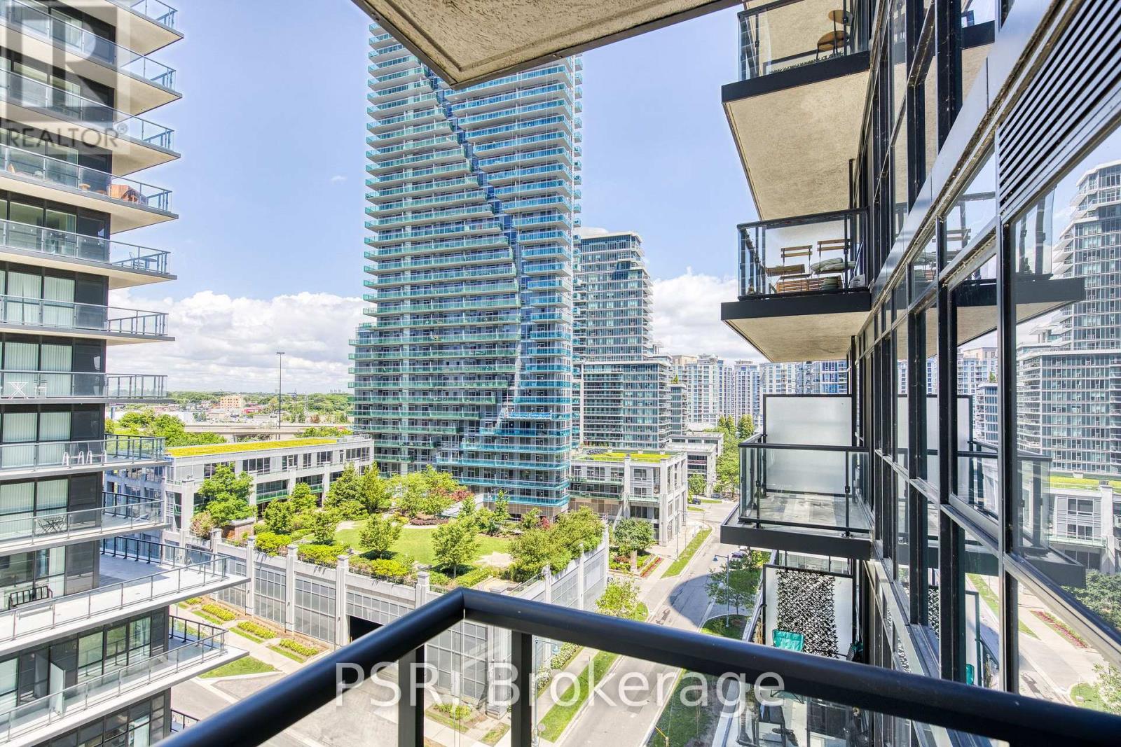 #905 39 ANNIE CRAIG AVENUE - 20