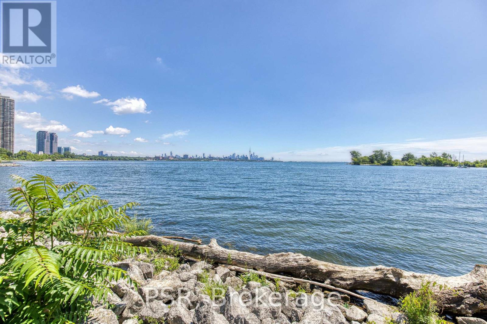 #905 39 ANNIE CRAIG AVENUE - 25
