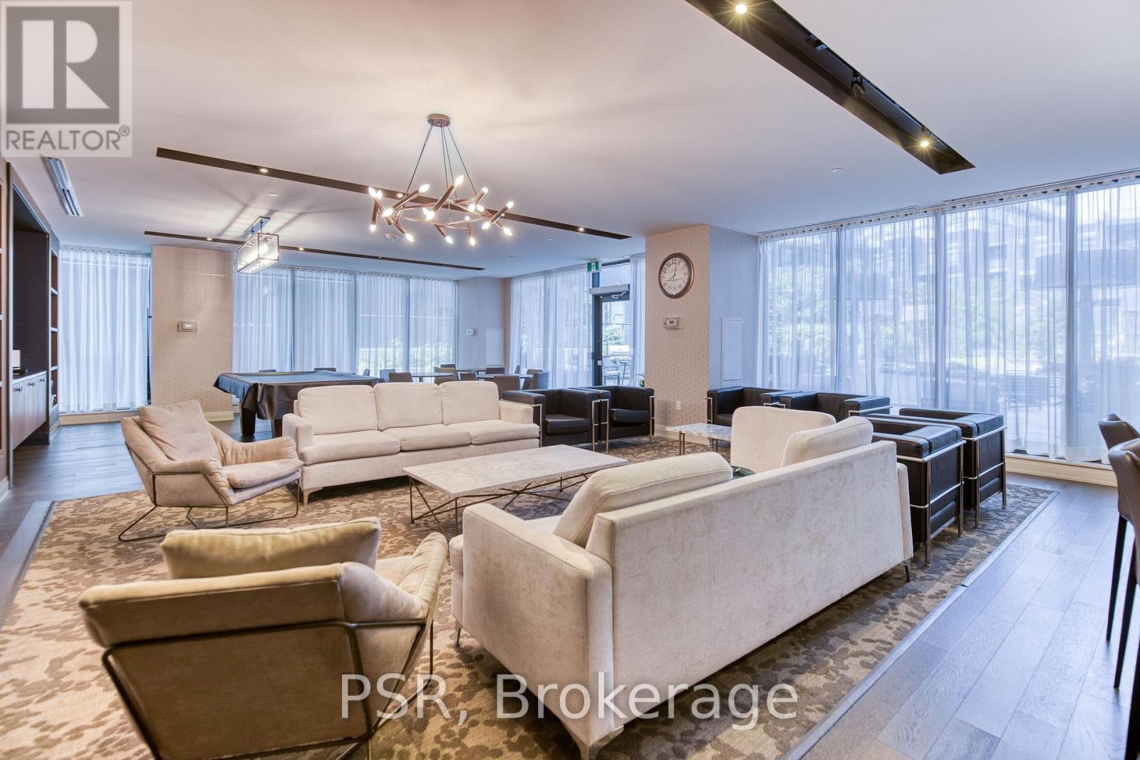 #905 39 ANNIE CRAIG AVENUE - 26