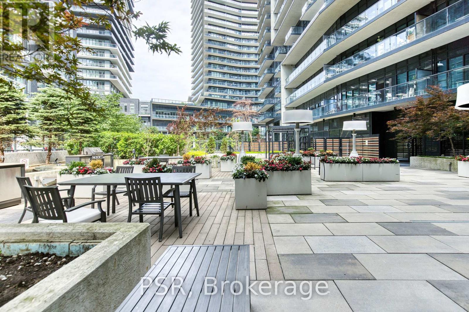 #905 39 ANNIE CRAIG AVENUE - 31
