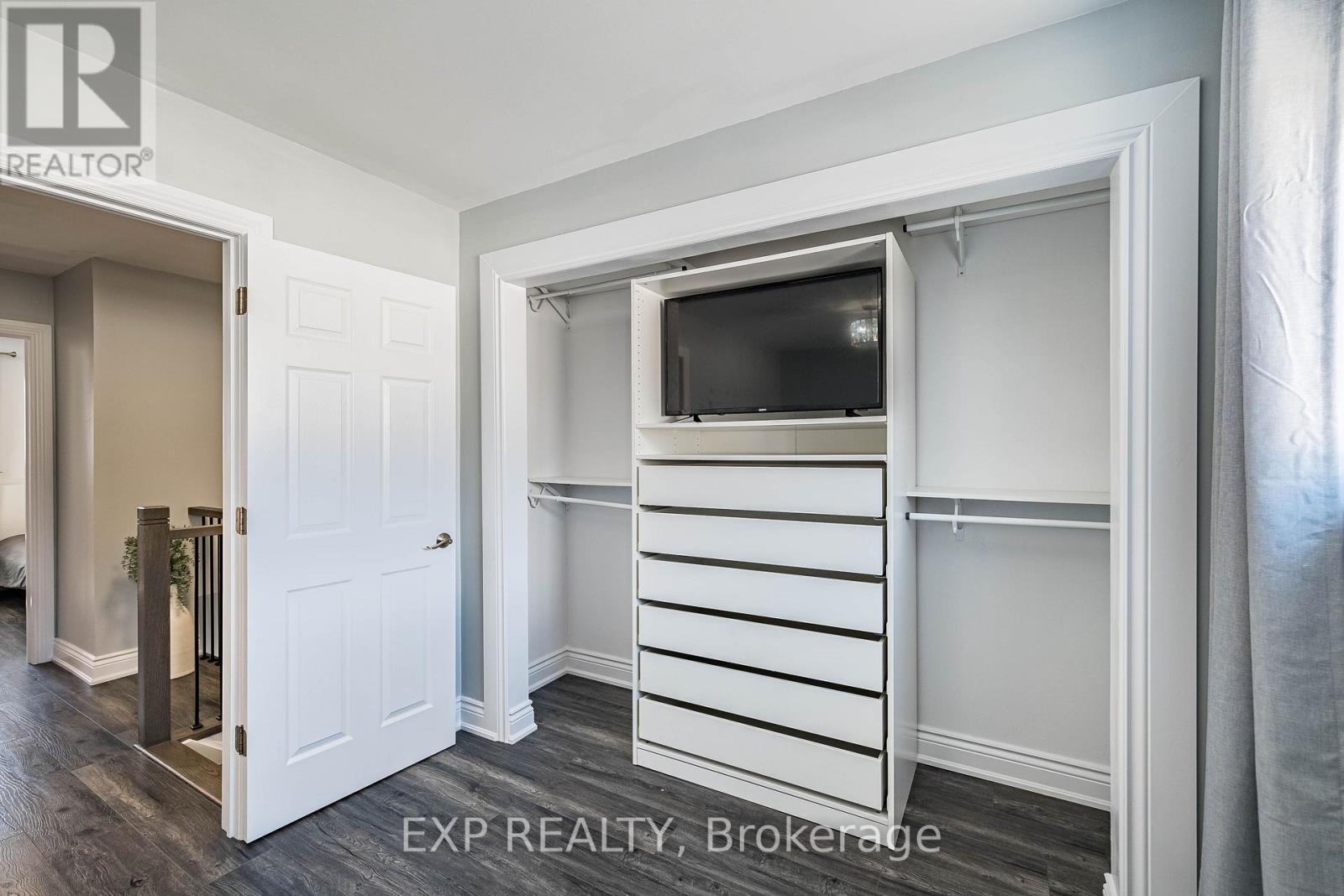 #38 400 MISSISSAUGA VALLEY BOULEVARD - Image 23