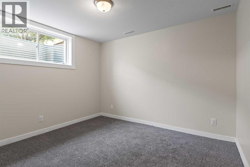 137 Windridge Road SW - 29