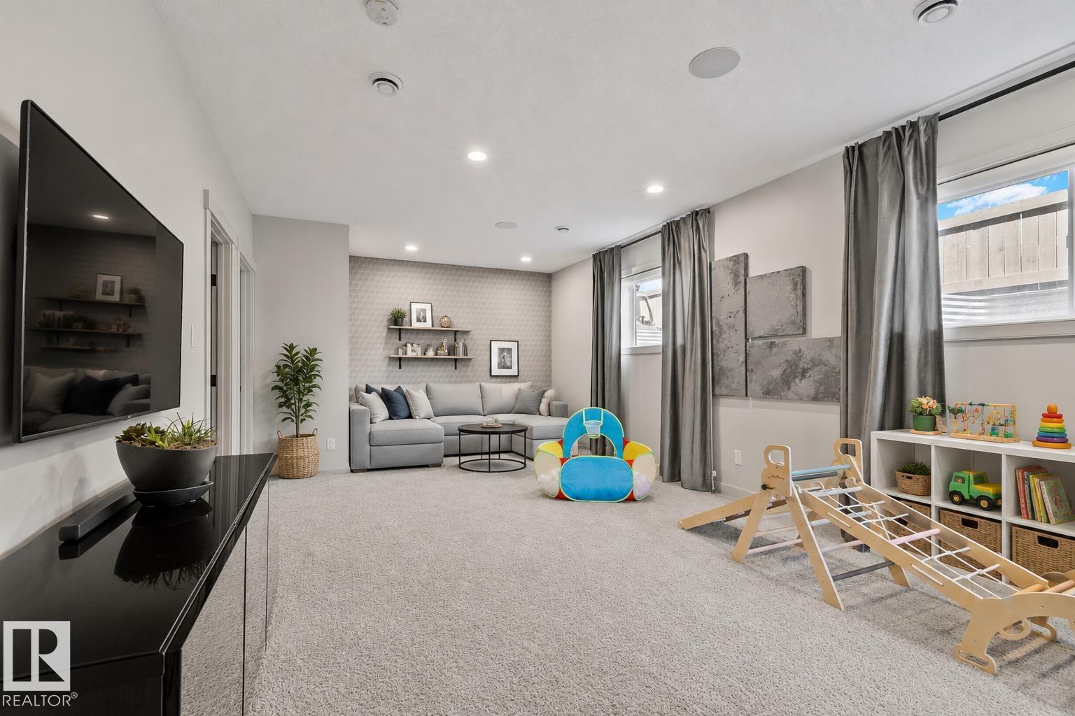 9724 223 ST NW - 19