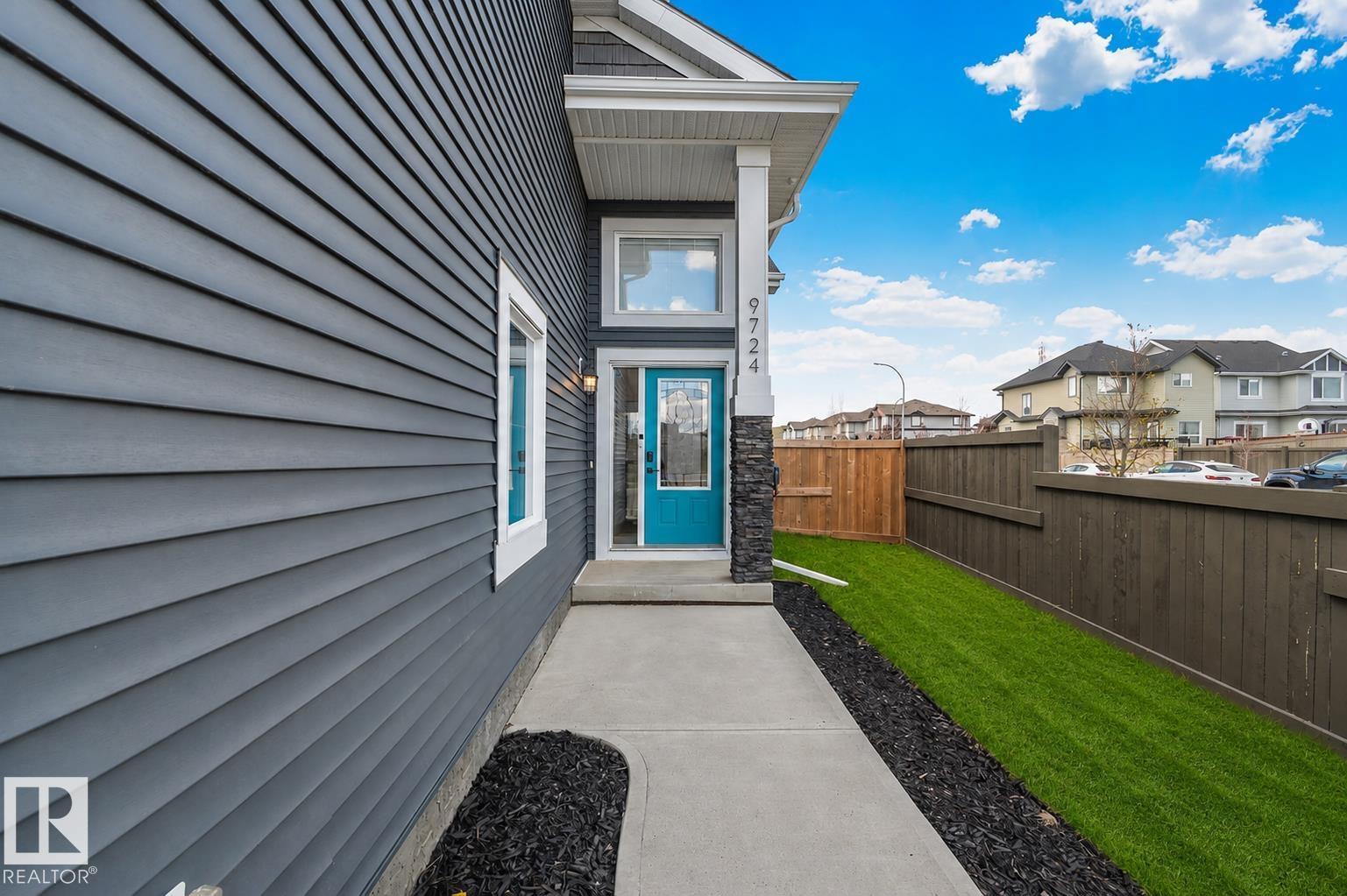 9724 223 ST NW - 2