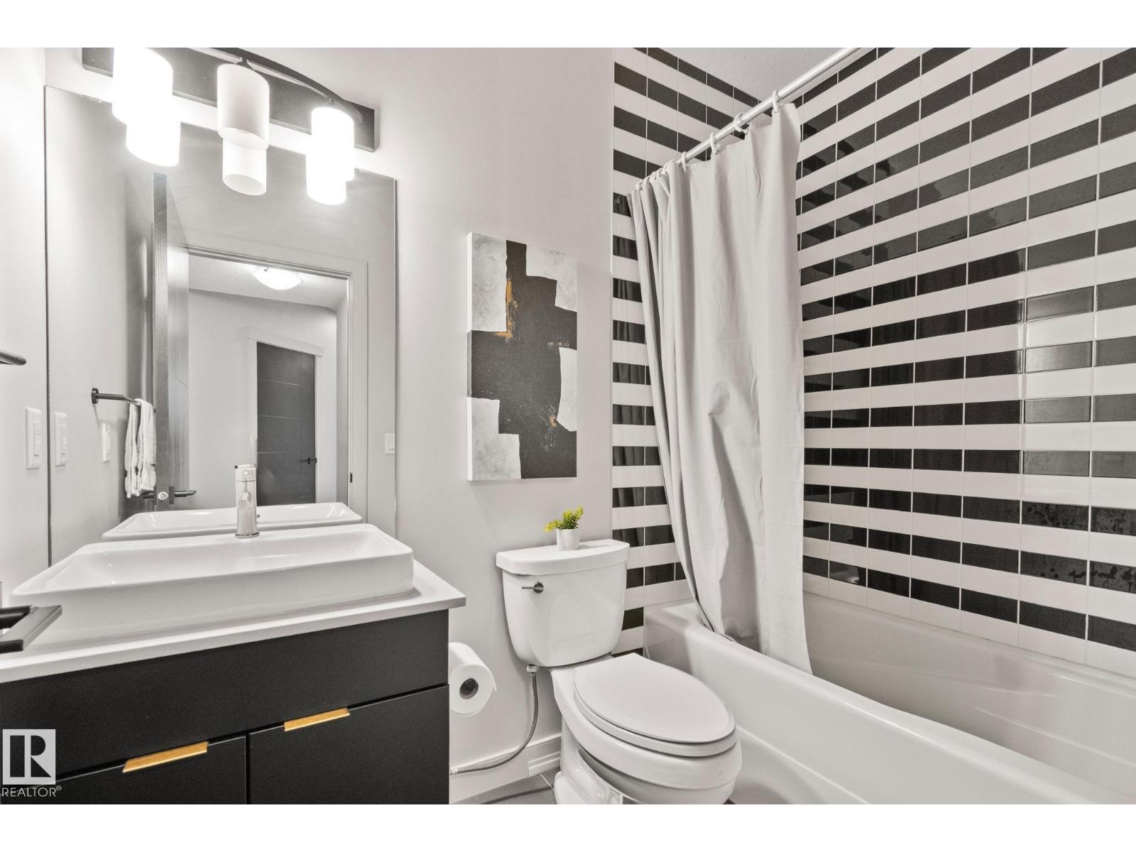 9724 223 ST NW - 14