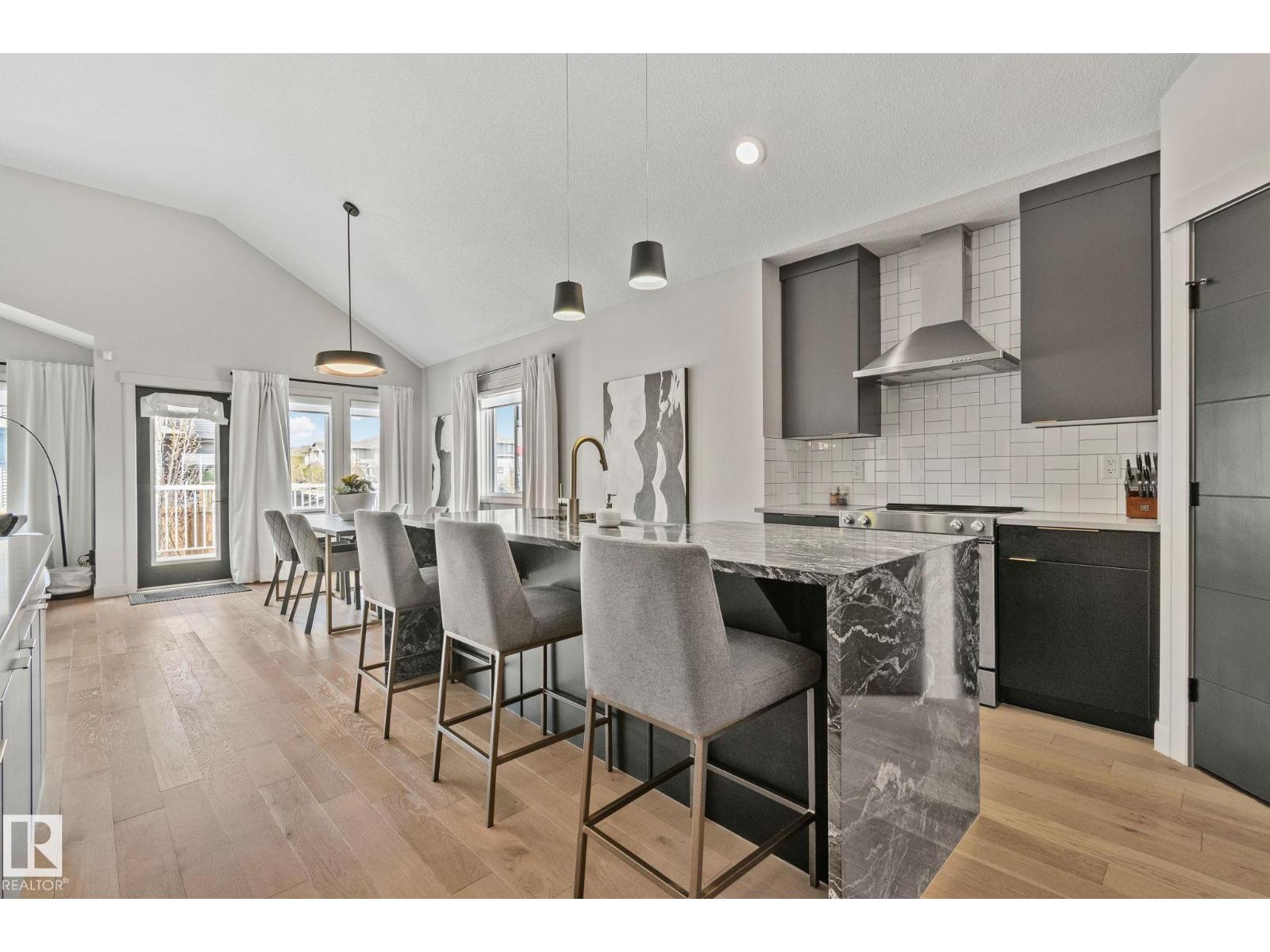 9724 223 ST NW - 6