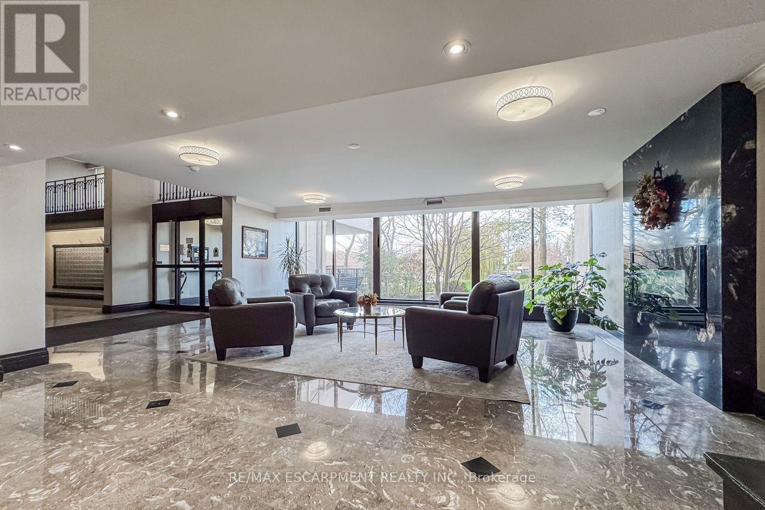 #310 500 GREEN ROAD - 4