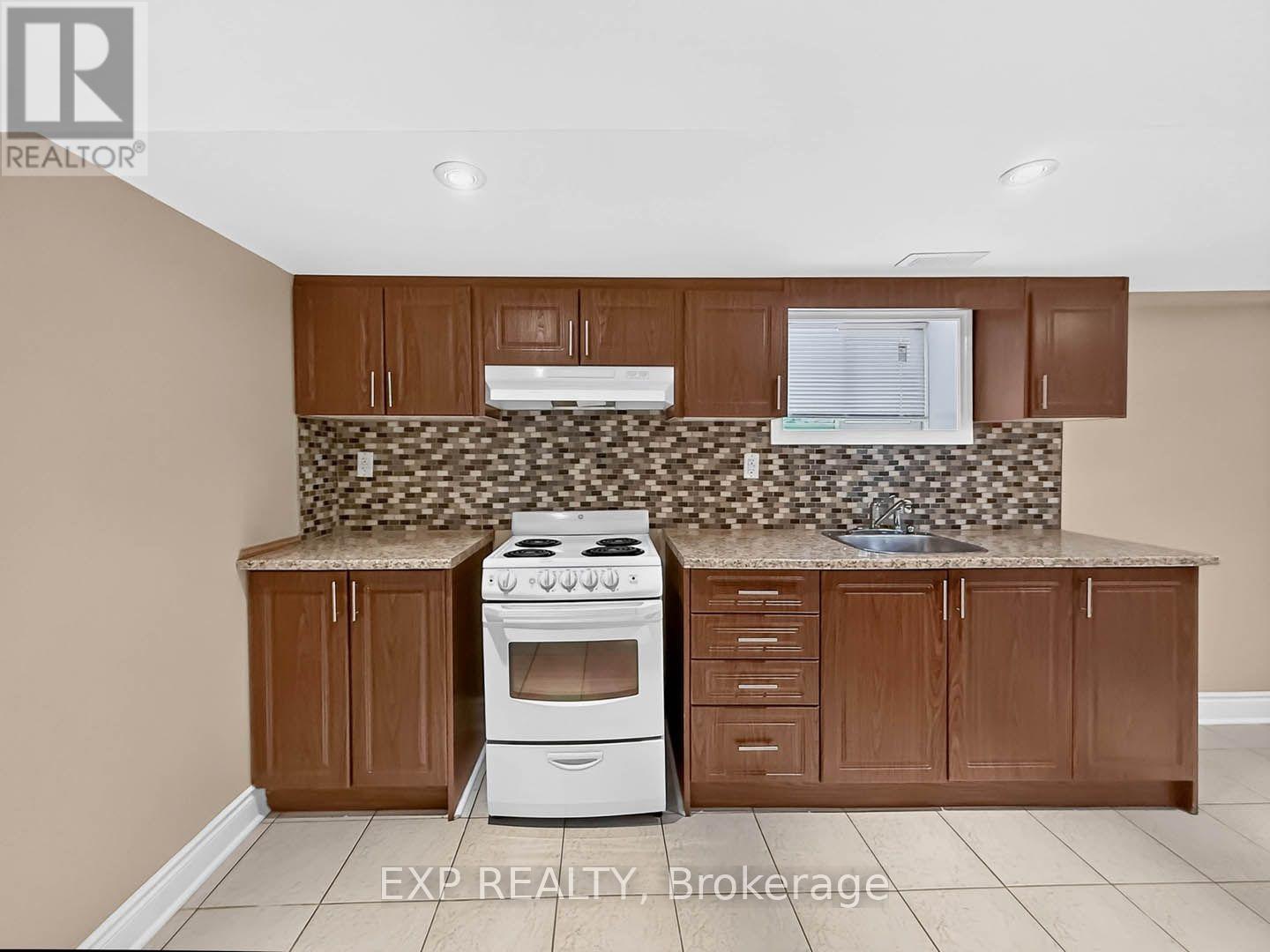 57 WEIR STREET S - 32