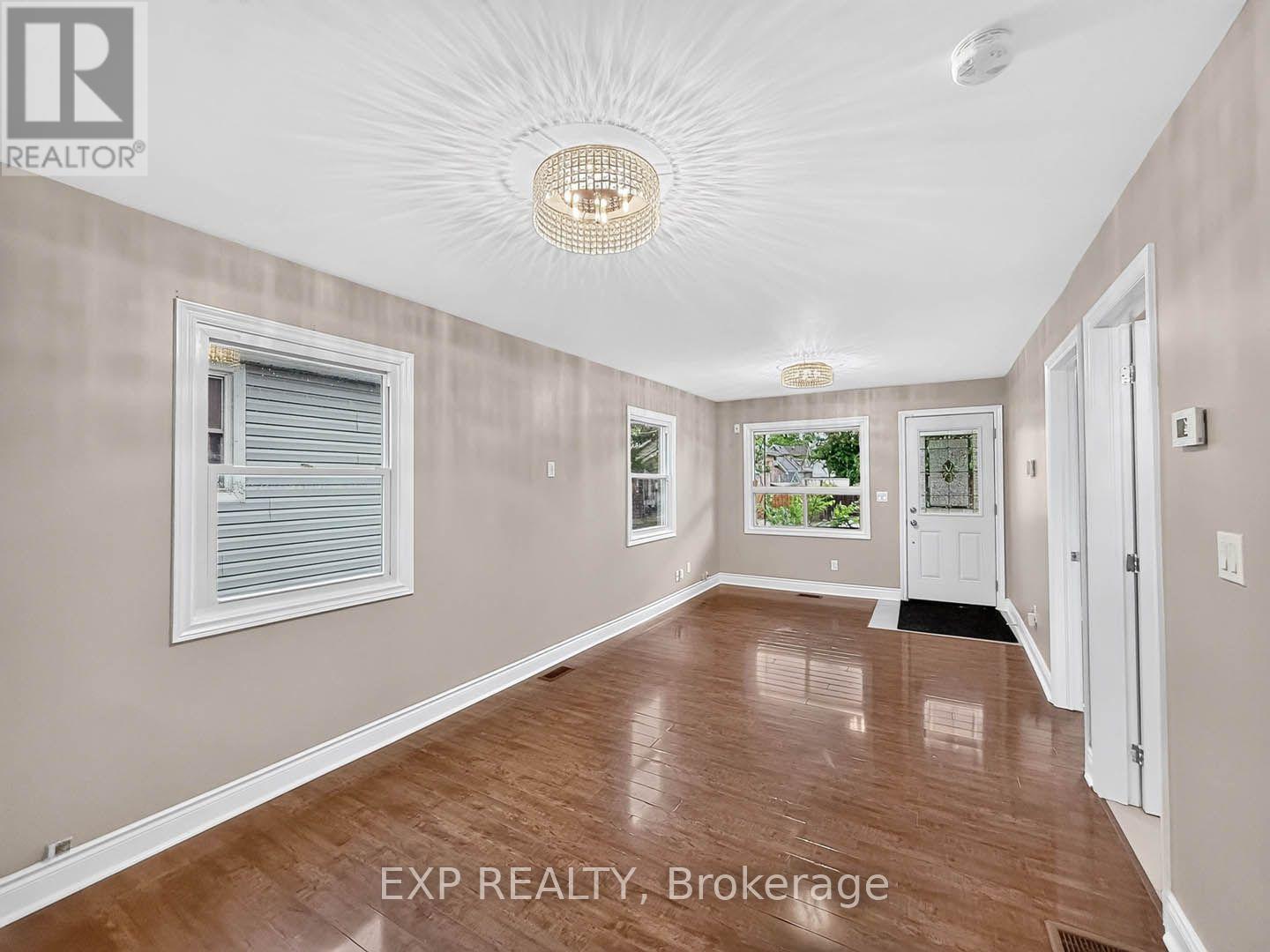 57 WEIR STREET S - 10
