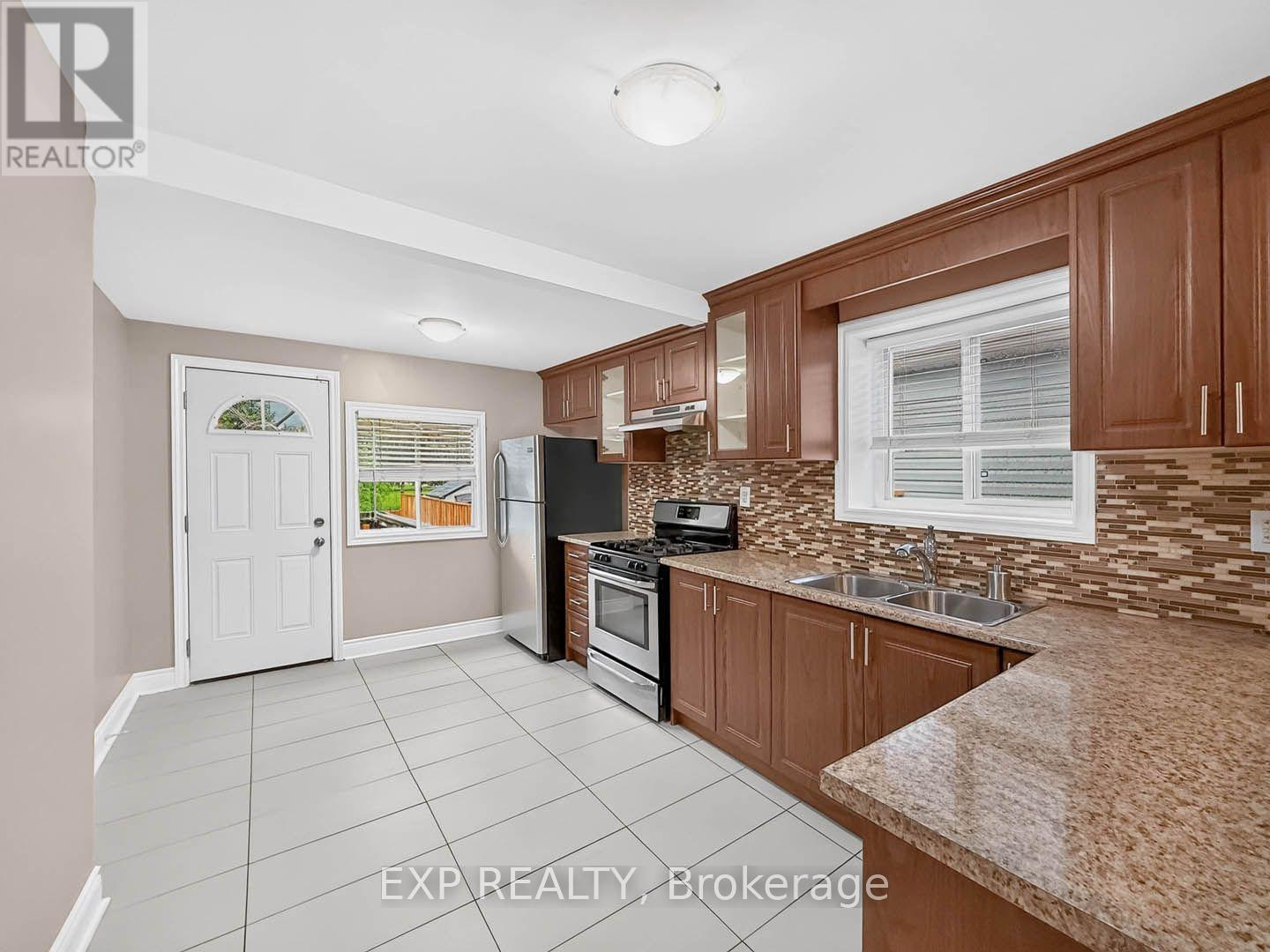 57 WEIR STREET S - 11