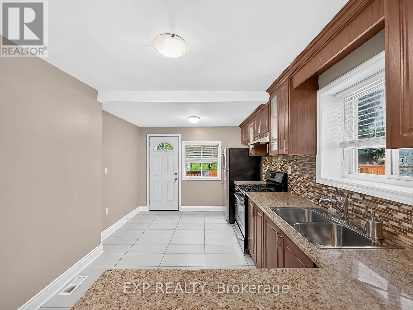 57 WEIR STREET S - 12