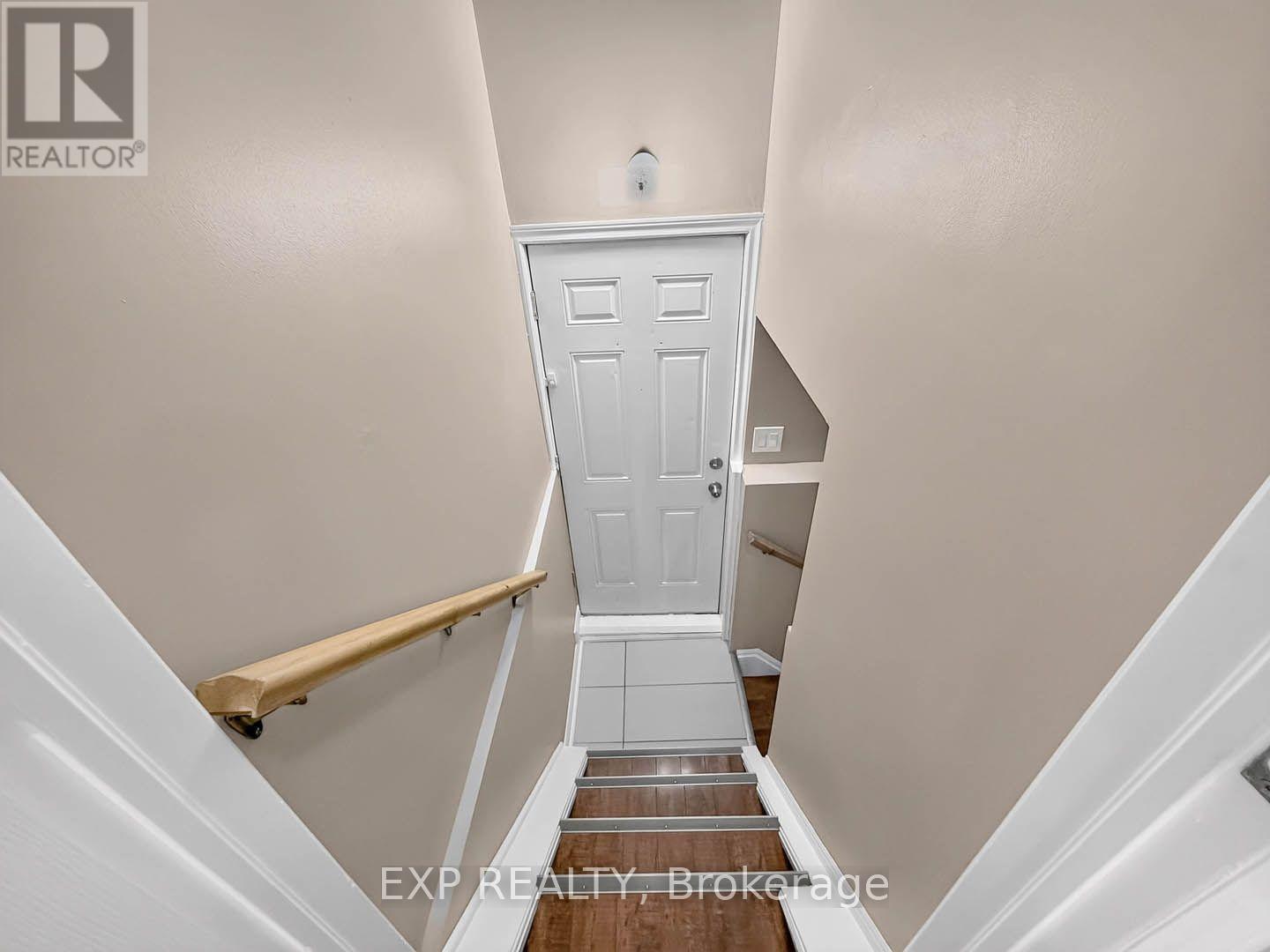 57 WEIR STREET S - 23