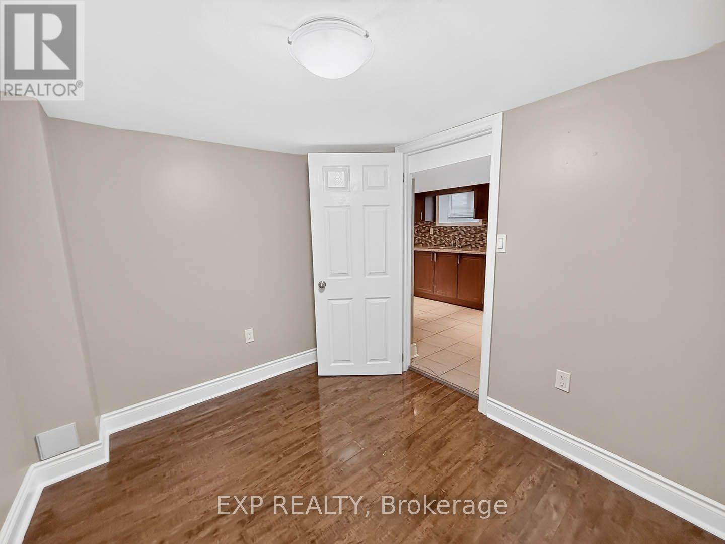 57 WEIR STREET S - 35