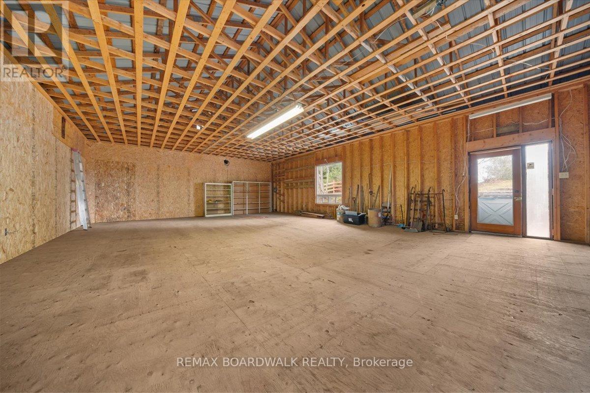815 CHRISTIE LAKE ROAD - 38