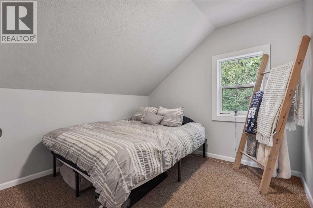 405 12B Street N - 26