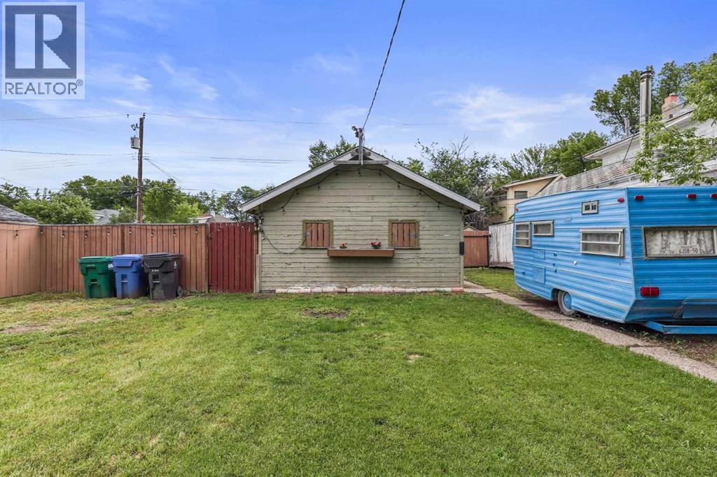 405 12B Street N - 33