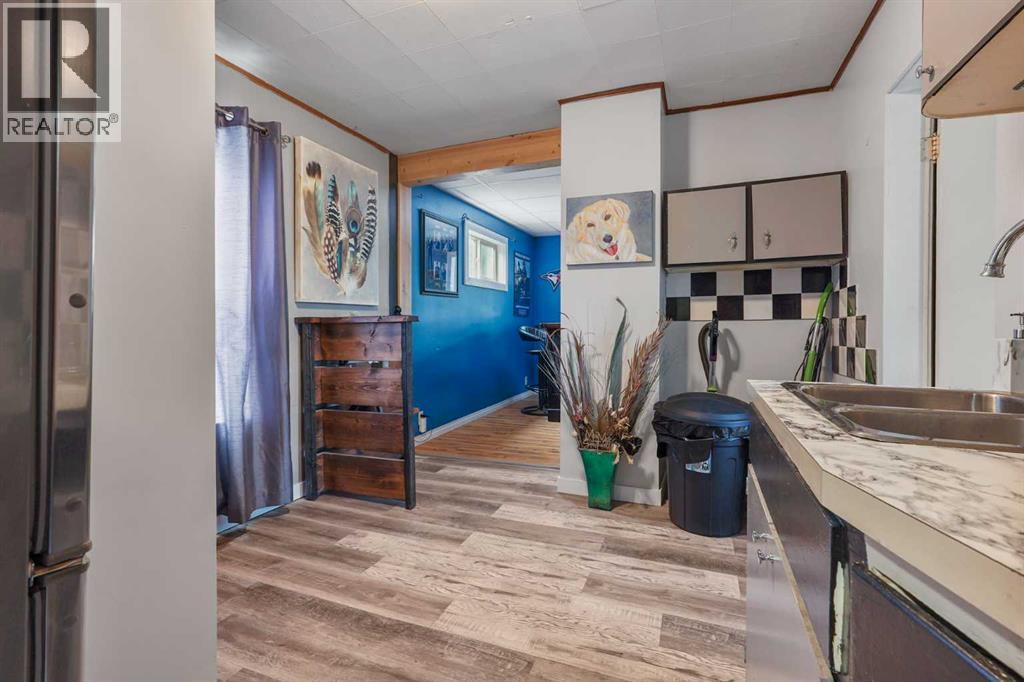405 12B Street N - 17
