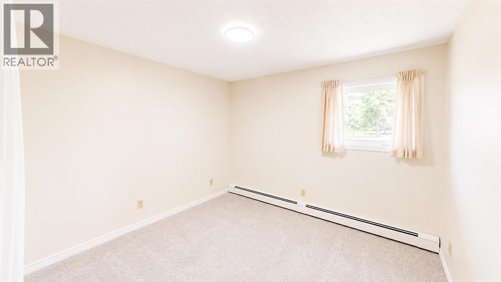 #107 405 Columbia Boulevard W - 9