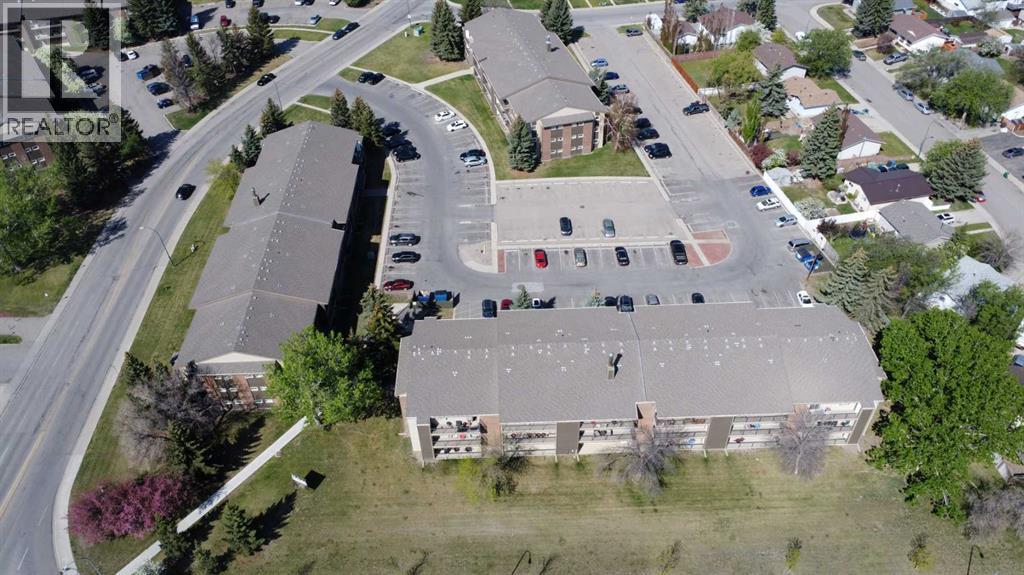 #107 405 Columbia Boulevard W - 17
