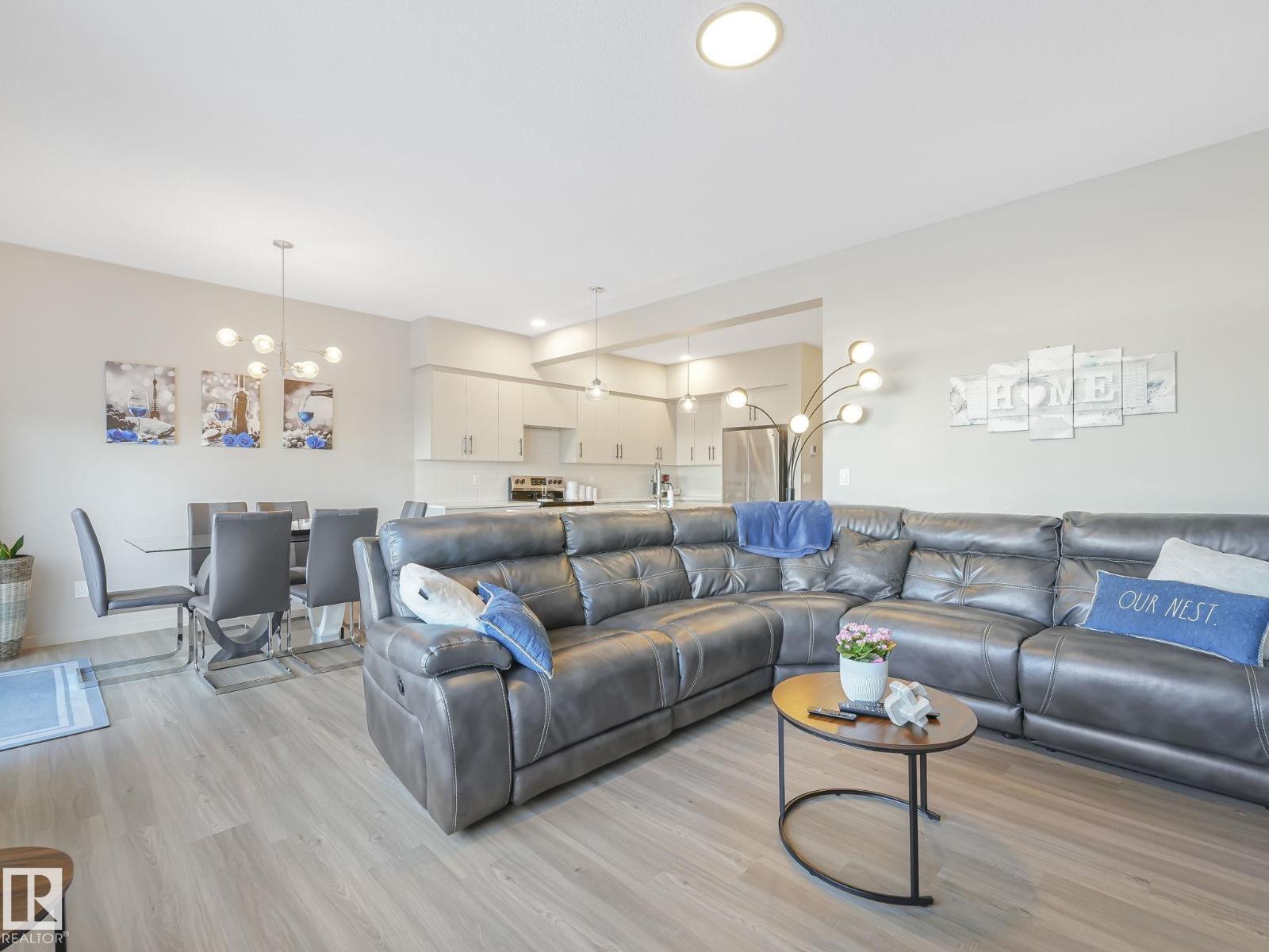 #14 50 EDINBURGH CRT - 12