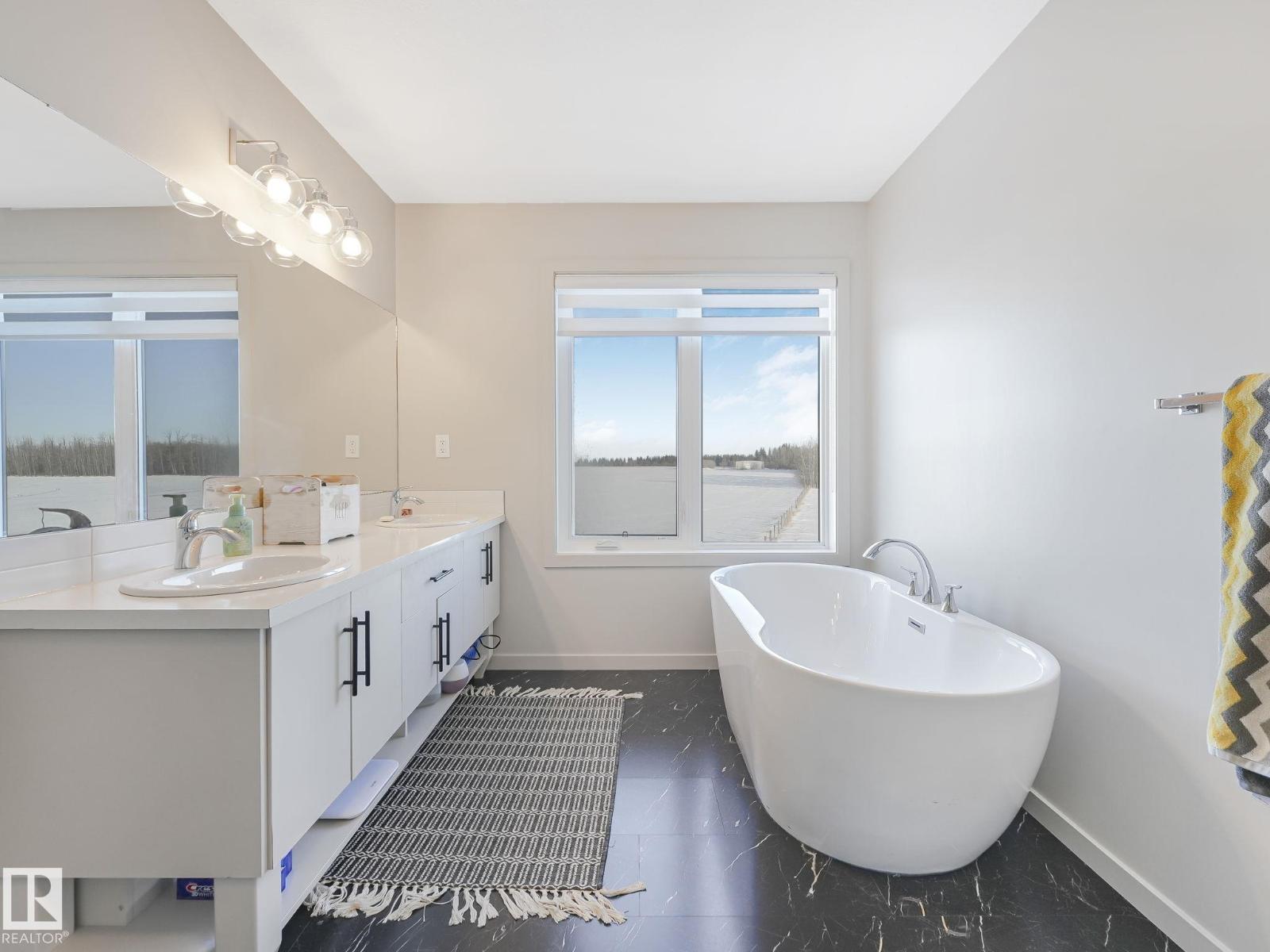 #14 50 EDINBURGH CRT - 17