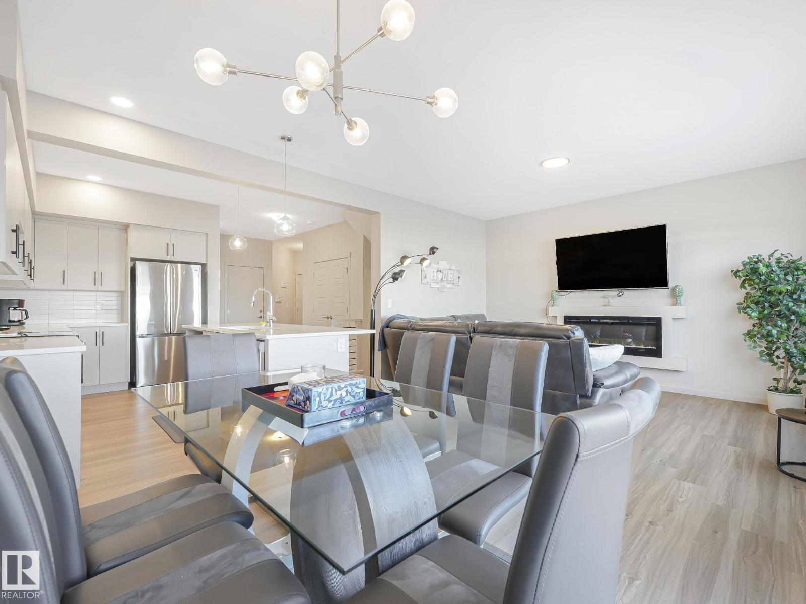 #14 50 EDINBURGH CRT - 9