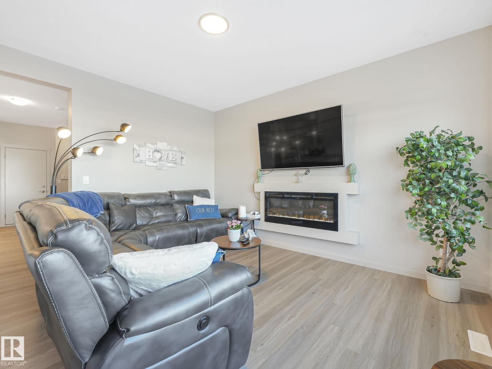 #14 50 EDINBURGH CRT - 10