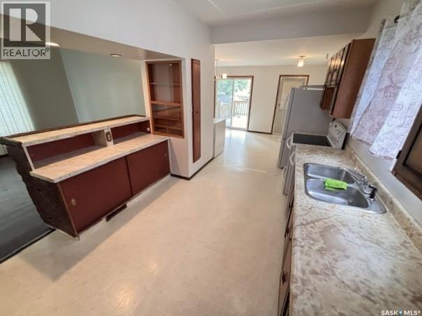 347 Ominica STREET W - Image 11