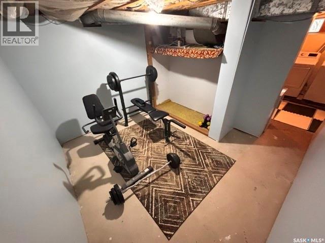 347 Ominica STREET W - Image 24