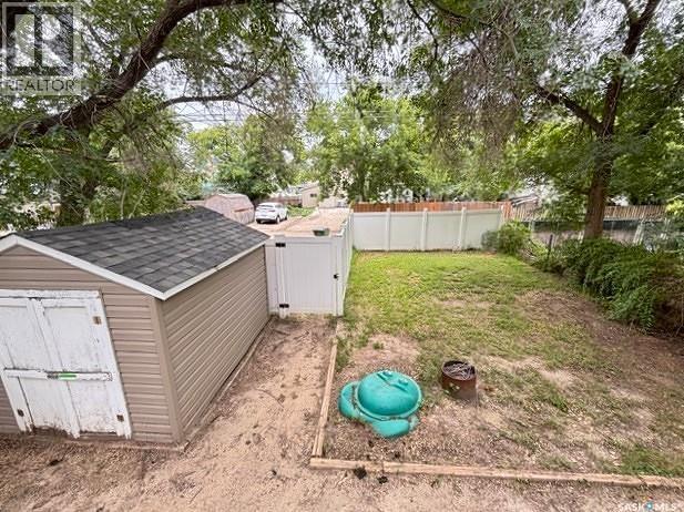 347 Ominica STREET W - Image 29